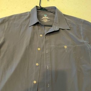 Kuhl  born in the mountains large men’s Short sleeved shirt spotless.